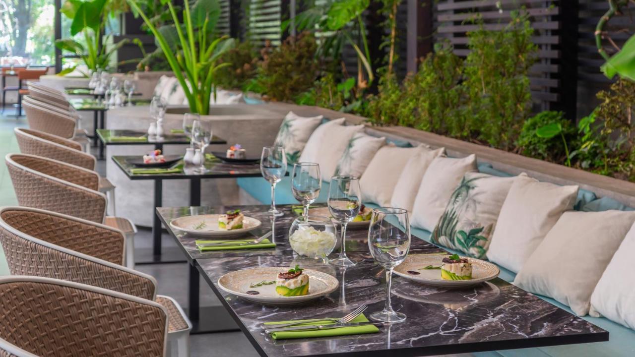 Pullman Santiago El Bosque Hotel Ngoại thất bức ảnh The Terrace